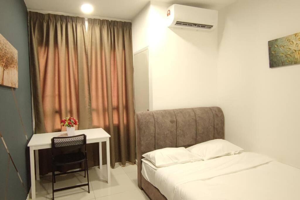 Hzb301-Selfcheck-In-Wi-Fi- Netflix- Parking- Pool-2 Bedroom- Klia, 7099 Сепанг Екстер'єр фото